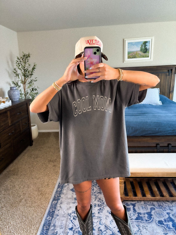 COOL MOM TEE