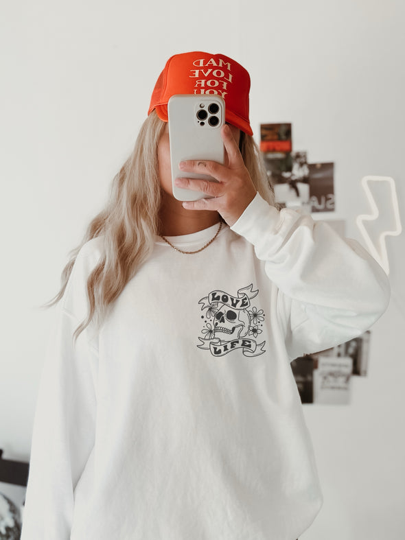 LOVE LIFE SKULL CREWNECK