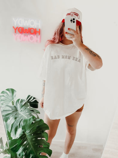 RAD MOM ERA TEE