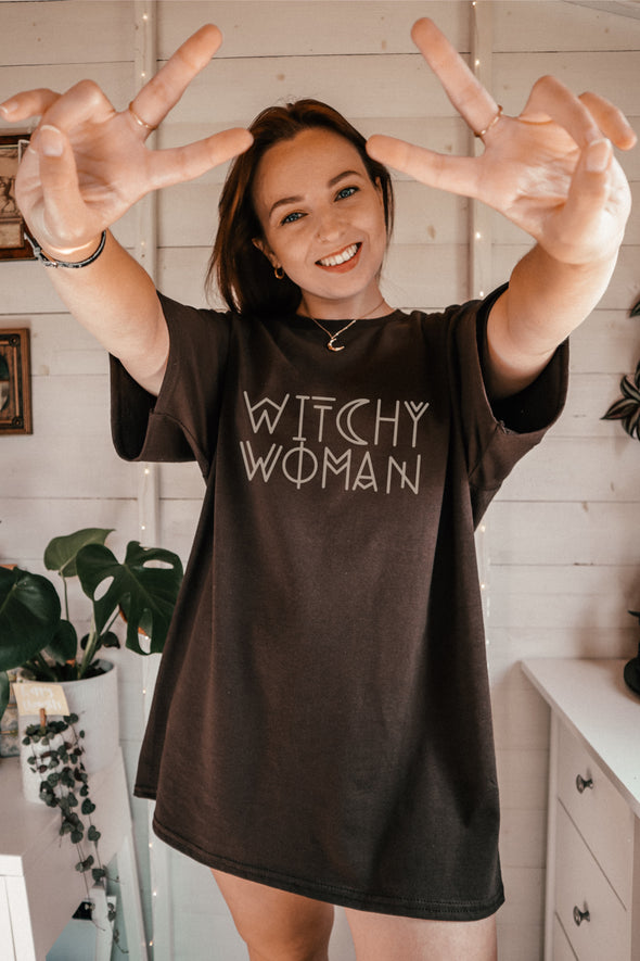 WITCHY WOMAN TEE