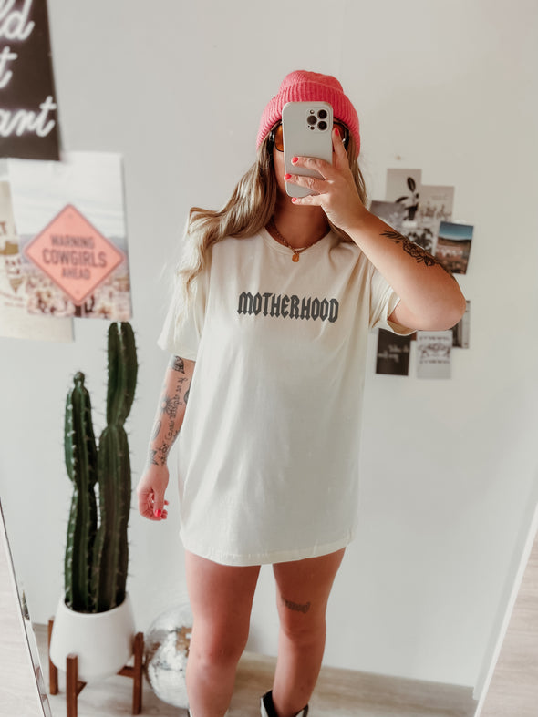 MOTHERHOOD TEE