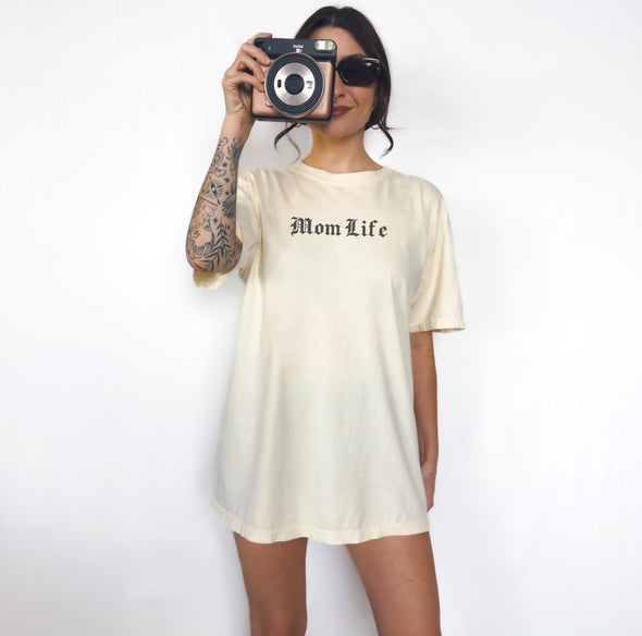 MOM LIFE TEE