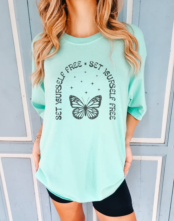 SET YOURSELF FREE TEE